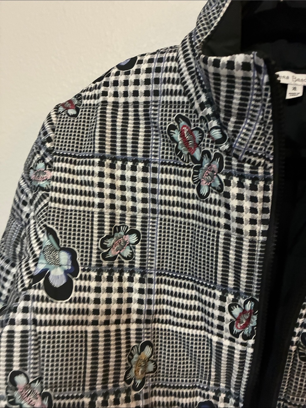 Vera Bradley reversible puffer jacket black and white plaid adorned butterflies - Picture 6 of 10